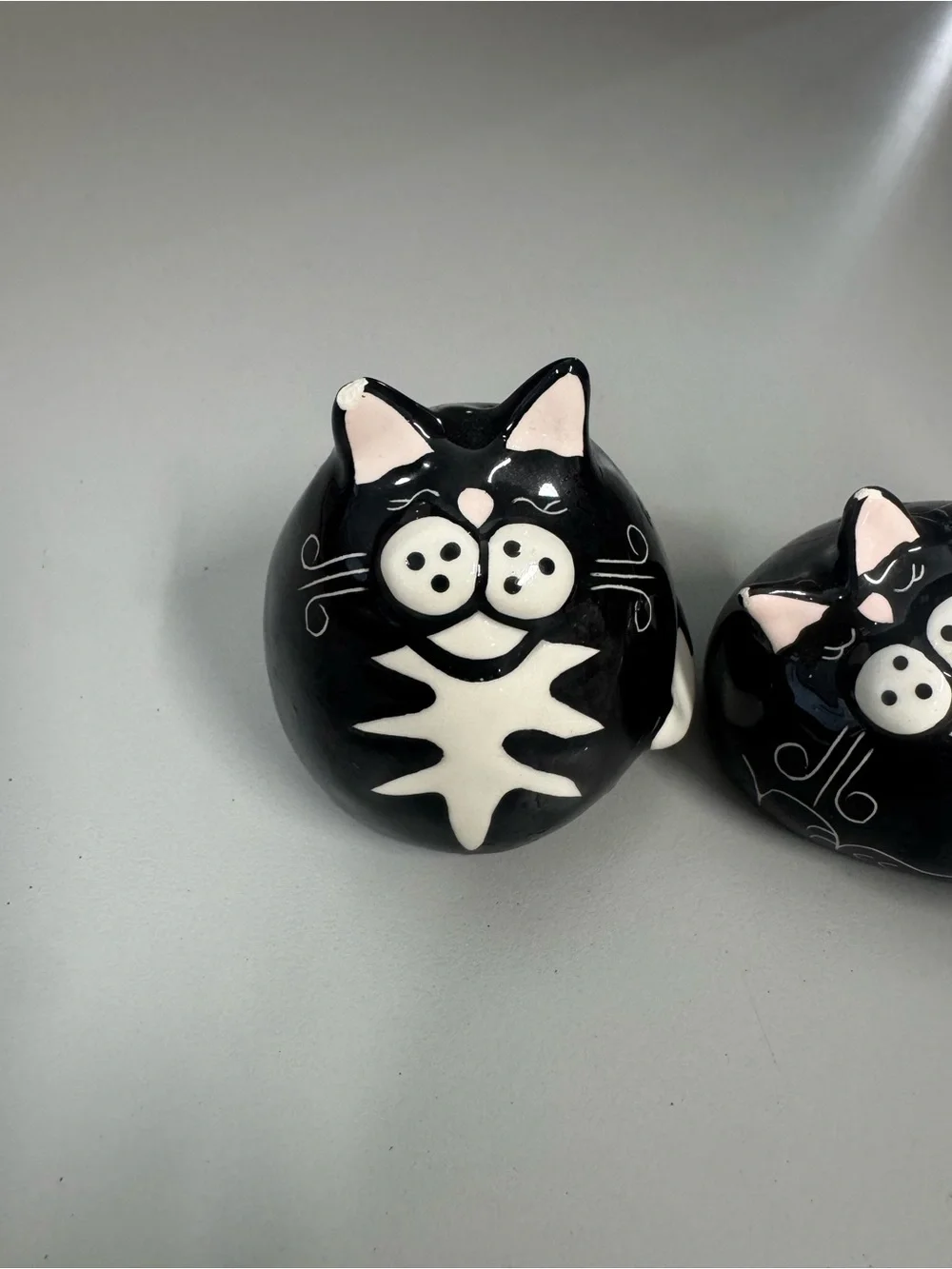 Black & White Ceramic Cat Salt & Pepper Shakers
